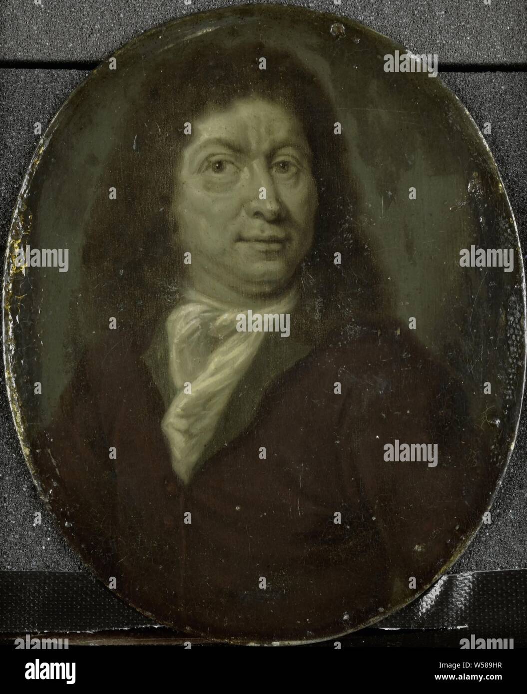 Portrait von Andries Pel, dramatischen Dichter in Amsterdam, Portrait von Andries Pel (1631-81). Theater Dichter in Amsterdam. Büste in Oval, Kopf nach rechts gedreht. Hergestellt in ein unbekanntes Beispiel. Teil einer Sammlung von Portraits der niederländischen Dichter, Porträt eines Schriftstellers, Schriftsteller, Dichter, Autor, Andries Pel, Arnoud Van Halen, 1700-1732, Ölfarbe (Lack), h 11 cm × w 9,5 cm Stockfoto