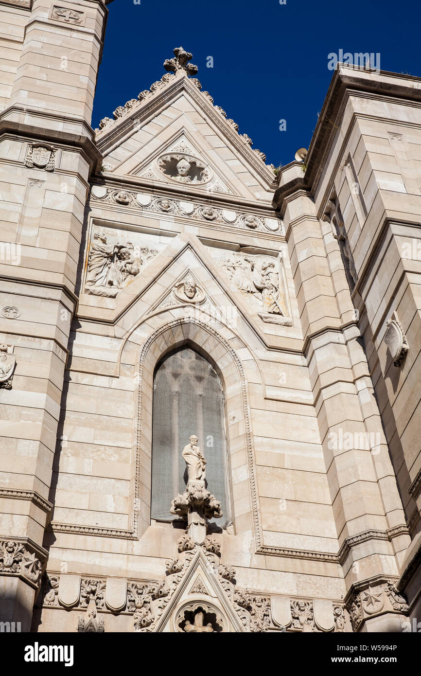 Die Kathedrale der Mariä Himmelfahrt auch als Dom San Gennaro in Neapel bekannt Stockfoto