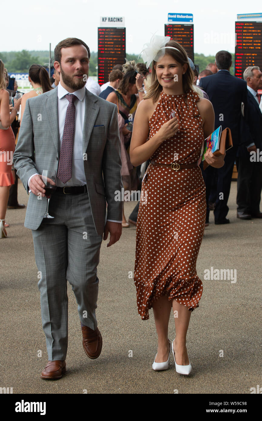 Die QIPCO King George Wochenende, Ascot Racecourse, Ascot, Großbritannien. 26. Juli, 2019. Diese Dame trägt den ikonischen Julia Roberts Pretty Woman Dress. Credit: Maureen McLean/Alamy Stockfoto