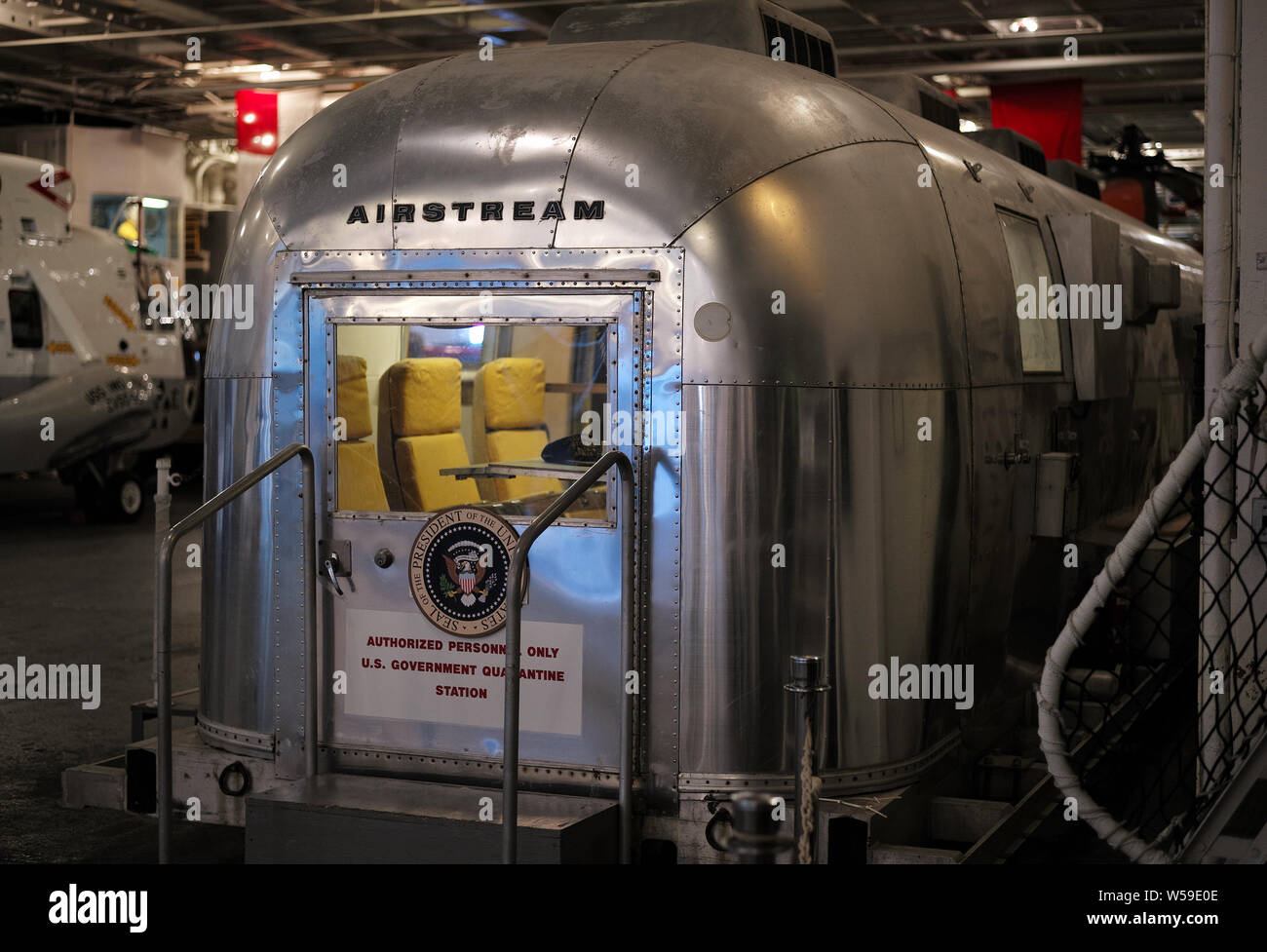 Die mobile Quarantäneeinrichtung (von monolithischen Quarzfiltern) ist eine umgebaute Airstream Trailer von der NASA in die Quarantäne Astronauten von Apollo Lunar Missionen eingesetzt. Stockfoto