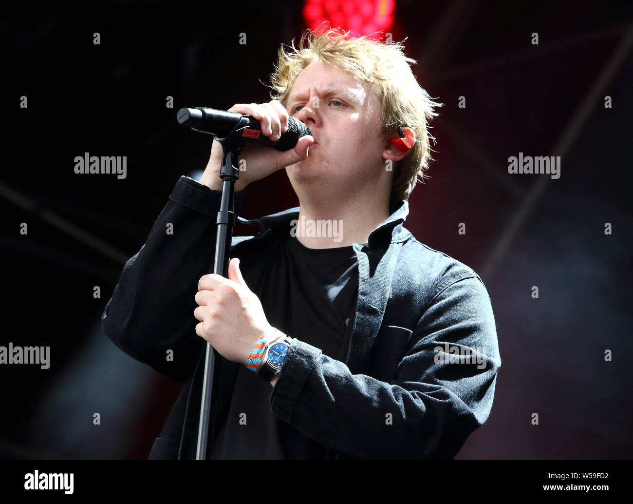 Oxford, UK. 26. Juli, 2019. Lewis Capaldi führt auf der Bühne während das Fahrzeug Music Festival - Tag 1 in Halle Farm, Steventon in der Nähe von Oxford. Credit: SOPA Images Limited/Alamy leben Nachrichten Stockfoto