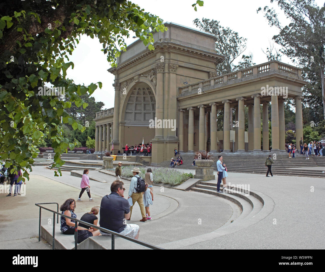 Die Band tritt im Tempel der Musik Band Shell im Golden Gate Park von San Francisco. Stockfoto