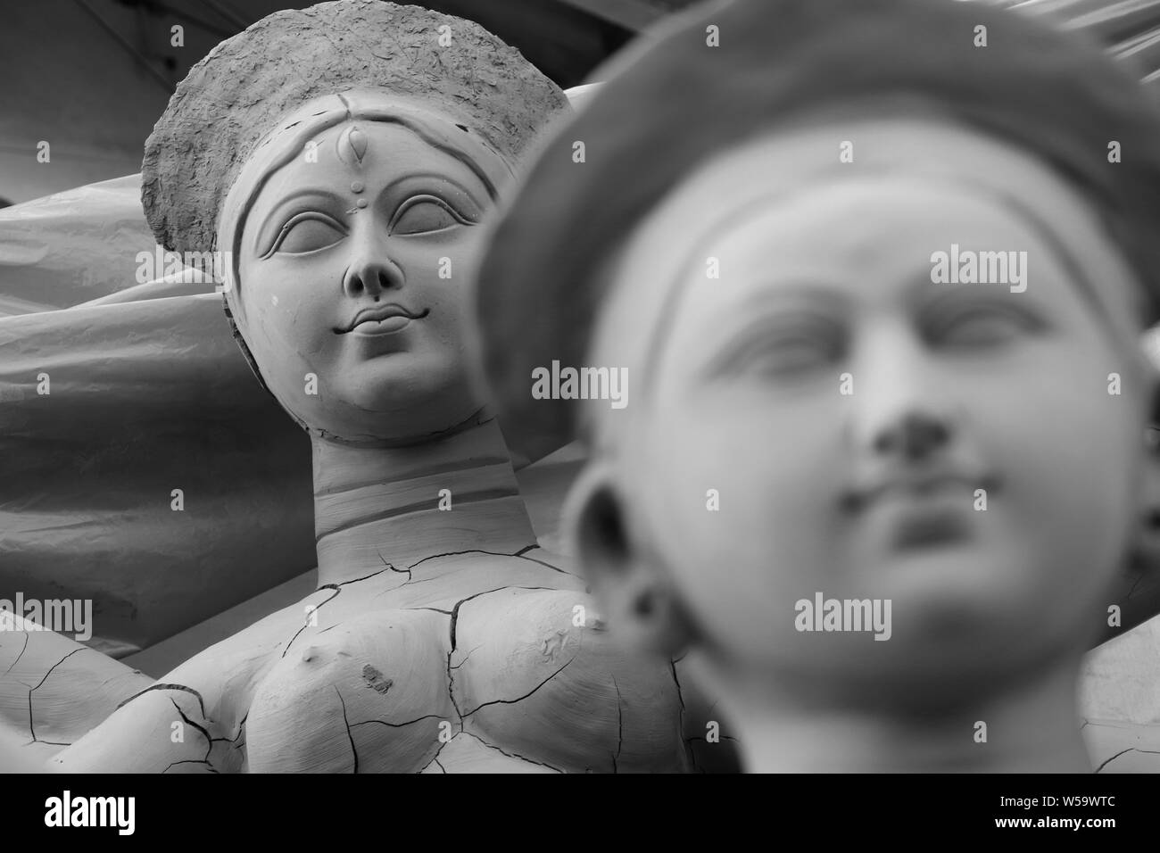 Idol der hinduistischen Göttin Durga während der Vorbereitungen in Kalkutta. Ton Idol der Göttin Durga unter Vorbereitung für Bengalen der Durga Puja festival Kumartuli Stockfoto