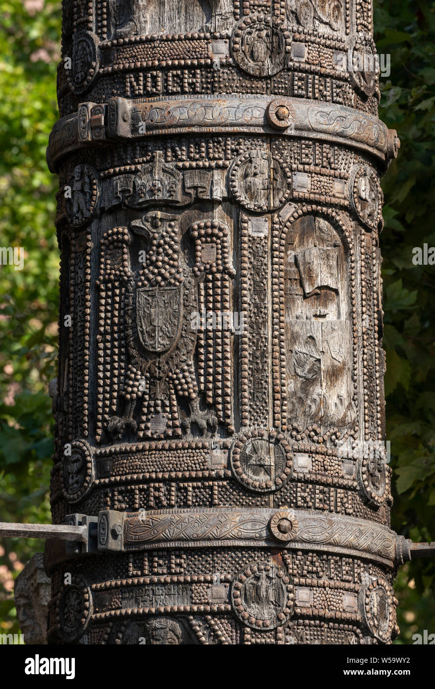 Mainz, Marktplatz vor dem Dom, Nagelsäule aus dem ersten Weltkrieg