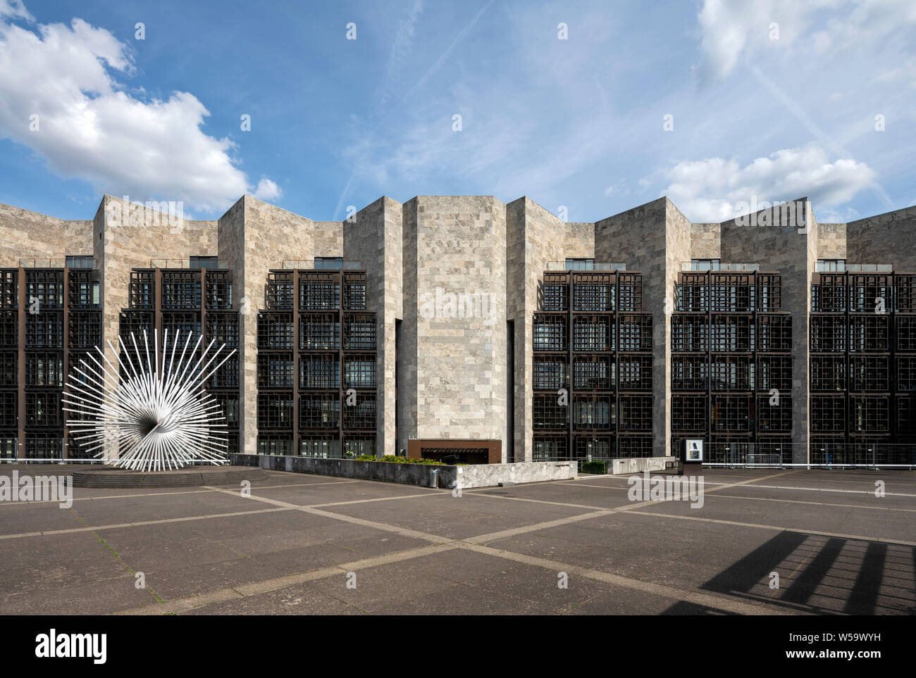 Mainz, Rathaus von Arne Jacobsen 1968-1970 entworfen, 1970-1974 von Otto Weitling erbaut, Stadtseite Stockfoto