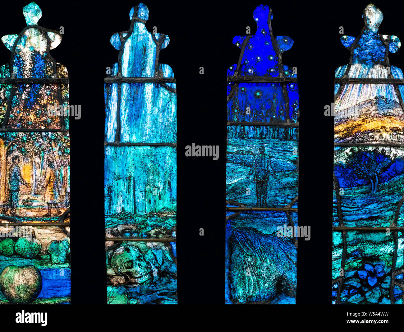 Leuchtet 5-8 der Finzi memorial Fenster von Thomas Denny (2016), die Kathedrale von Gloucester, Gloucestershire, VEREINIGTES KÖNIGREICH Stockfoto