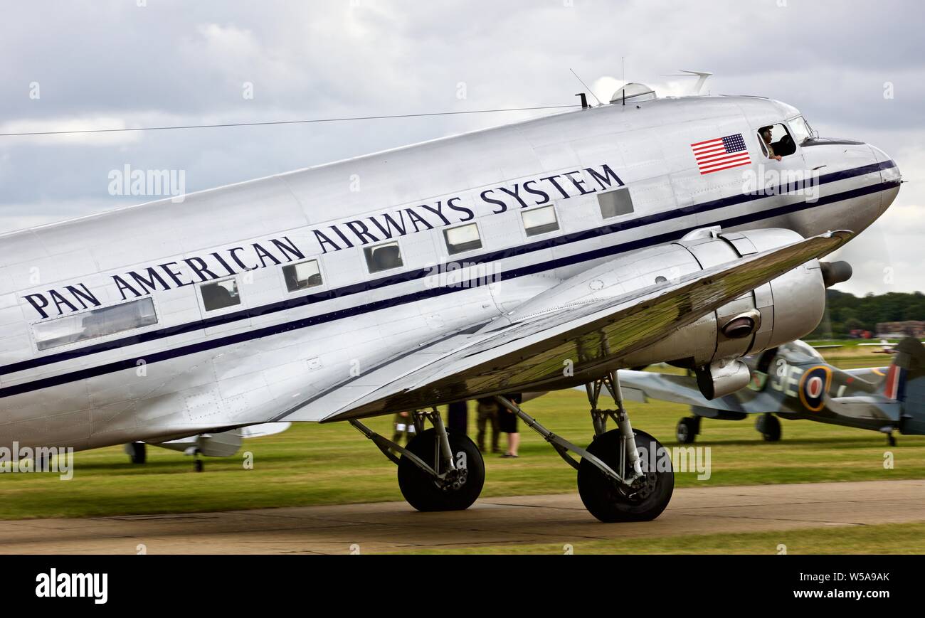 Pan Am Douglas C-47B (N 877 MG) Stockfoto