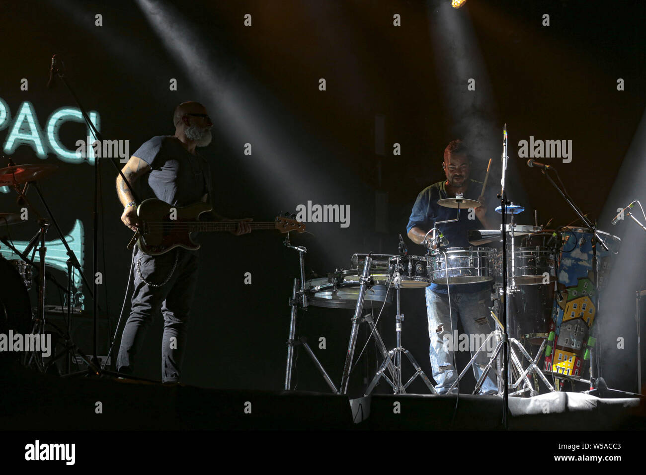 Roma, Italien. 26. Juli, 2019. Roy Paci und aretuska an der Porta di Roma leben. Credit: Daniela Franceschelli/Pacific Press/Alamy leben Nachrichten Stockfoto