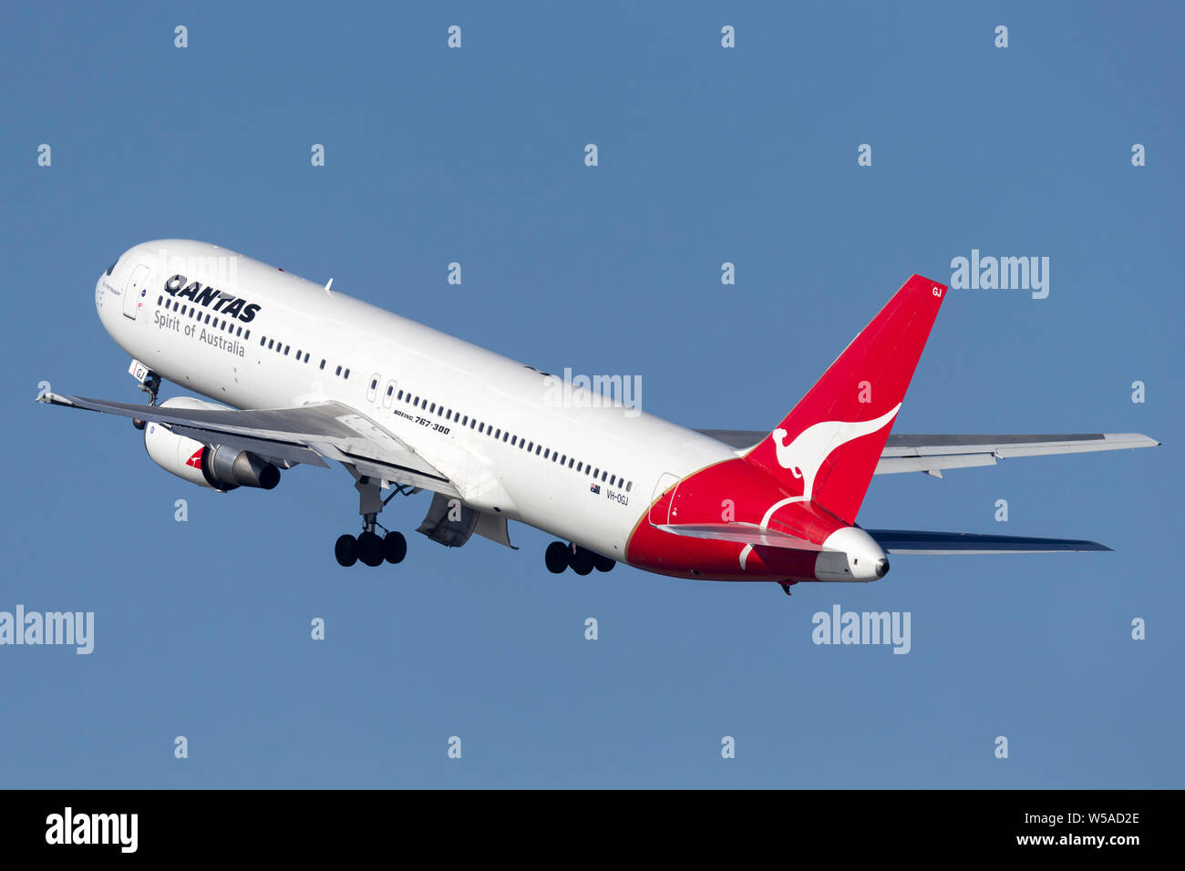 Qantas Boeing 767 Airliner vom Flughafen Sydney. Stockfoto