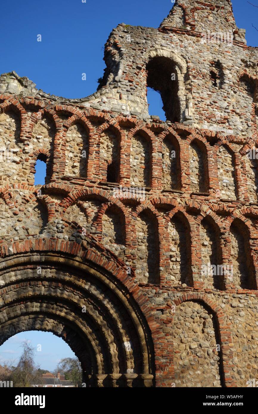 Ruiniert Augustiner Klosterkirche Colchester Essex. West Front St Botolph's 1177 über Reparatur hinaus 1648 Belagerung beschädigt Stockfoto