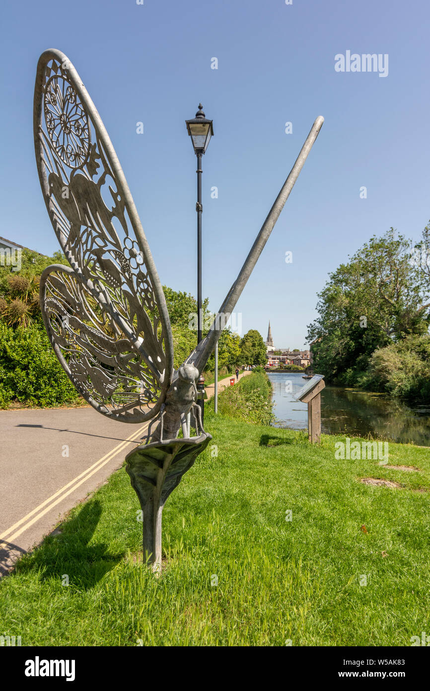 Verzinkter Stahl Skulptur eines Schmetterlings - Chichester Ship Canal, Chichester, West Sussex, UK. Stockfoto