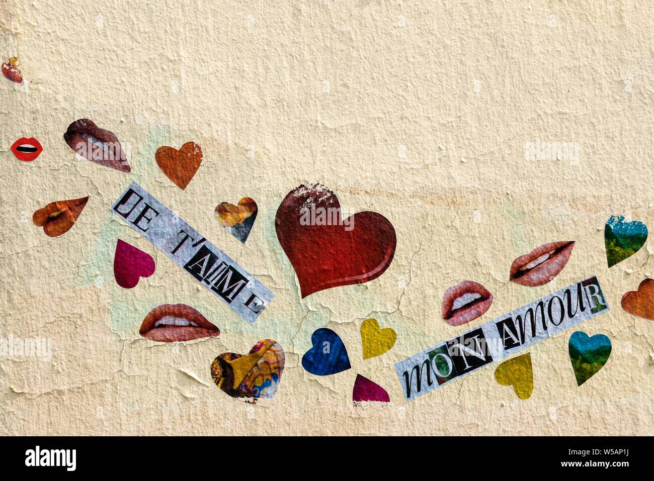 Street Art, bunt bemalte Hauswand mit Herzen und Schriftzug auf dem Thema Liebe, Montmartre, Paris, Ile-de-France, Frankreich Stockfoto
