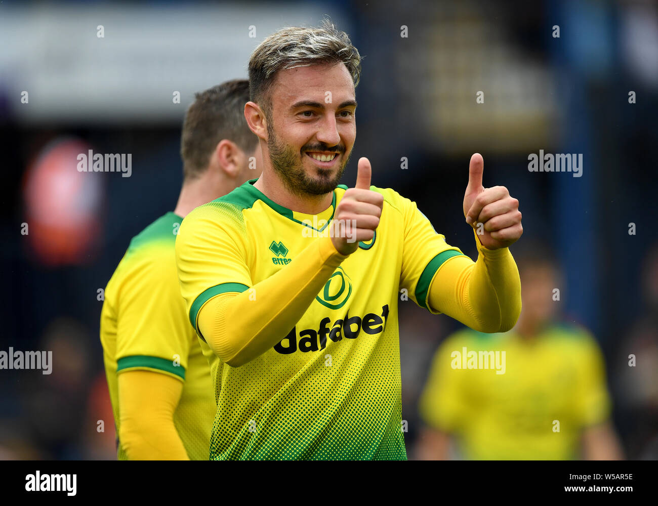Norwich City Josip Drmic feiert vierten Ziel seiner Seite des Spiels zählen während der Vorsaison Freundschaftsspiel an der Kenilworth Road, Luton. Stockfoto