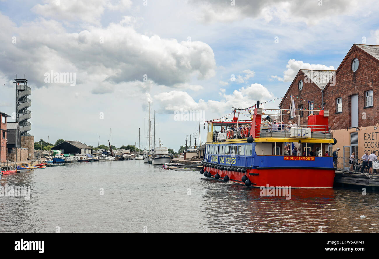 Exeter Canal Cruise Boot der Stolz von Exmouth am Exeter Kais für die Passagiere an Bord des Schiffes angedockt. Stockfoto