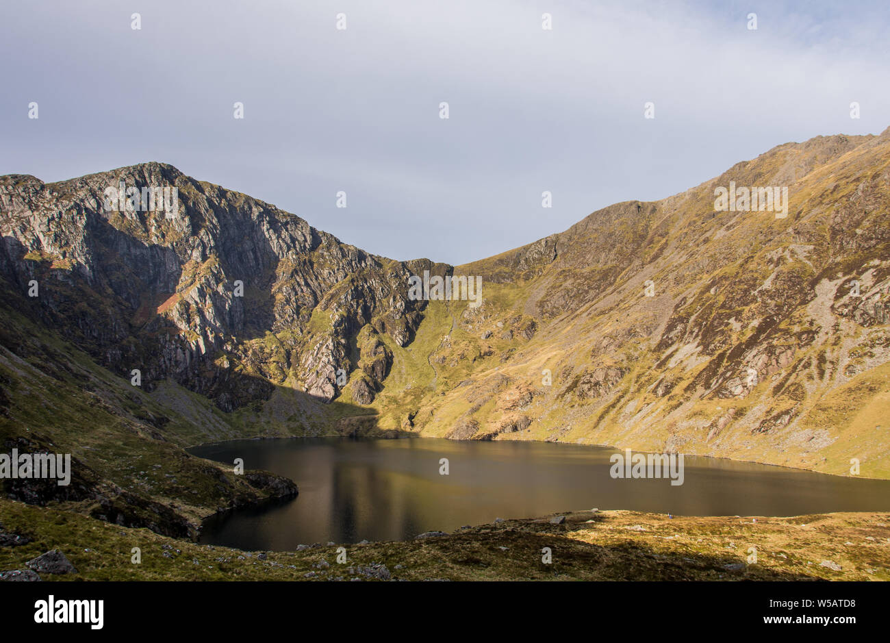 Blick auf und um Cadair Idris, Cader Idris oder Penygader Berg in Gwynedd, Wales, der am südlichen Ende des Snowdonia National Park liegt Stockfoto