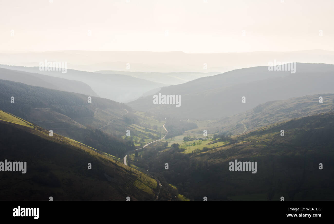 Blick auf und um Cadair Idris, Cader Idris oder Penygader Berg in Gwynedd, Wales, der am südlichen Ende des Snowdonia National Park liegt Stockfoto