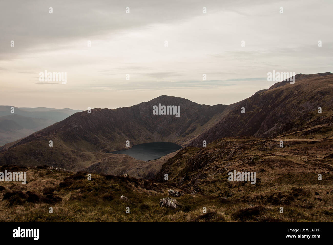 Blick auf und um Cadair Idris, Cader Idris oder Penygader Berg in Gwynedd, Wales, der am südlichen Ende des Snowdonia National Park liegt Stockfoto