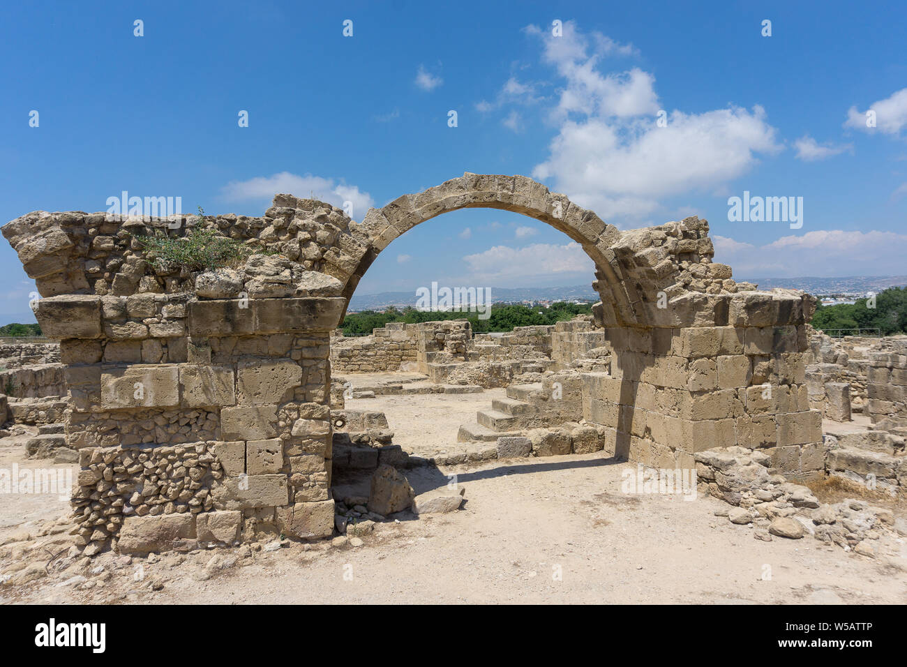 Saranda Schloss auch Ruinen mit 40 Spalten, mittelalterliche Festung in Pafos archäologischen Park (Kato Pafos), Hafen von Paphos, Zypern. Malerische Landschaft w Stockfoto