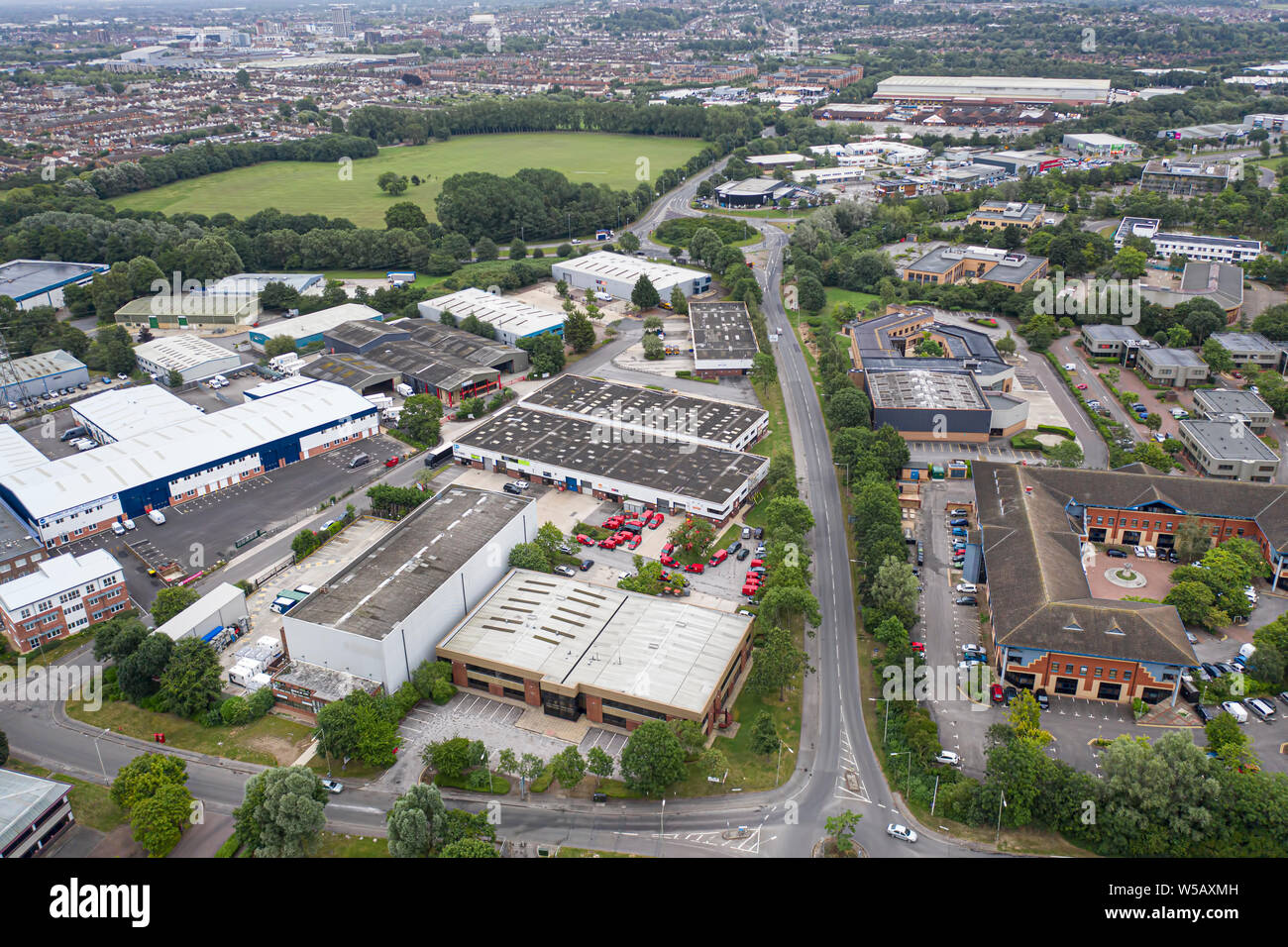 SWINDON, Großbritannien - 27 JULI 2019: Luftaufnahme von Mead in Swindon. Stockfoto