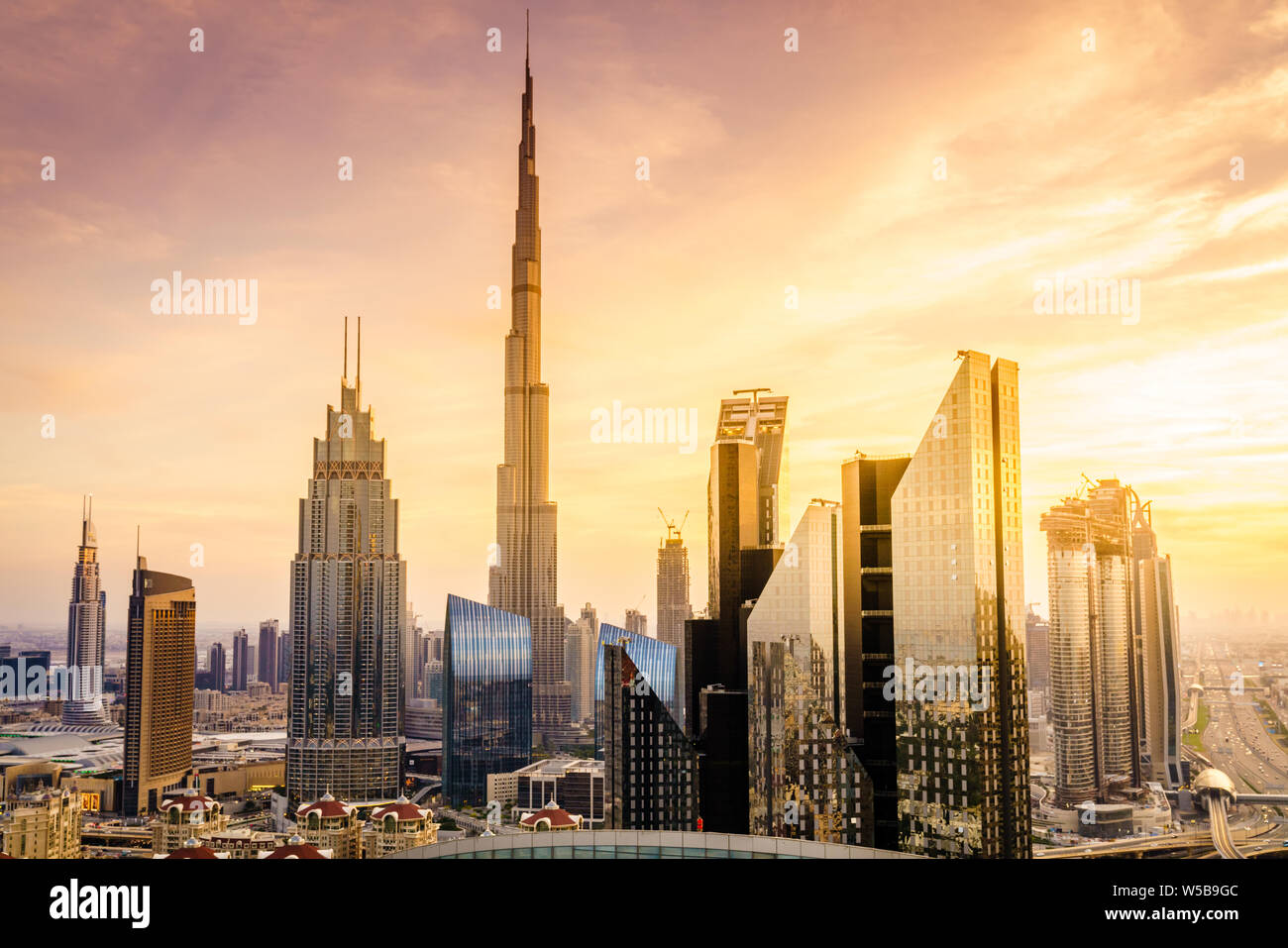 Anzeigen Duba downtowni Skyline bei Sonnenuntergang Stockfoto