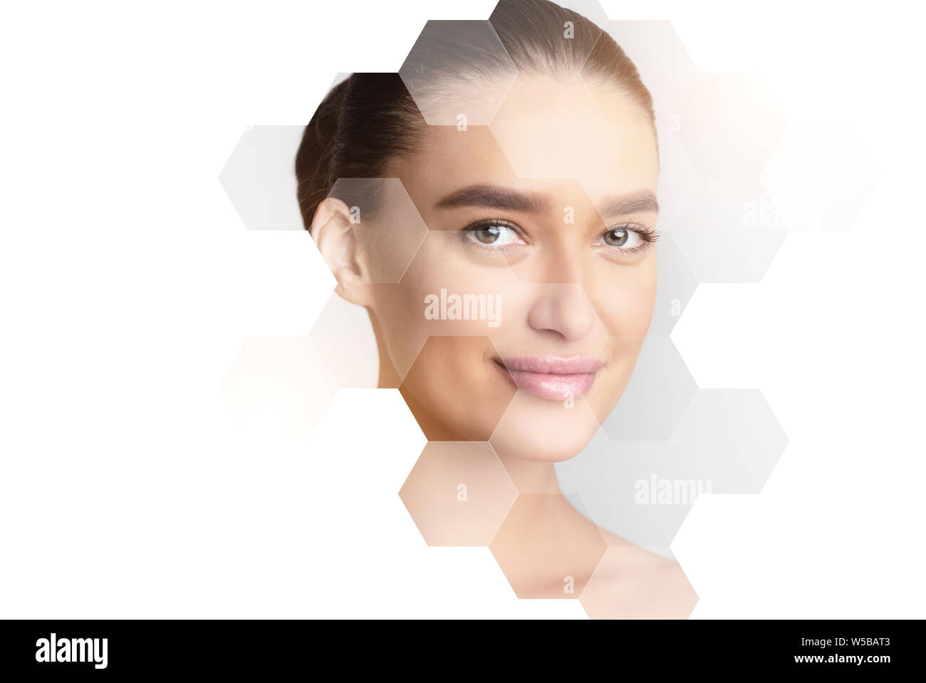 Lächelnde Frau Porträt mit sauberen Haut und natürliches Make up Stockfoto