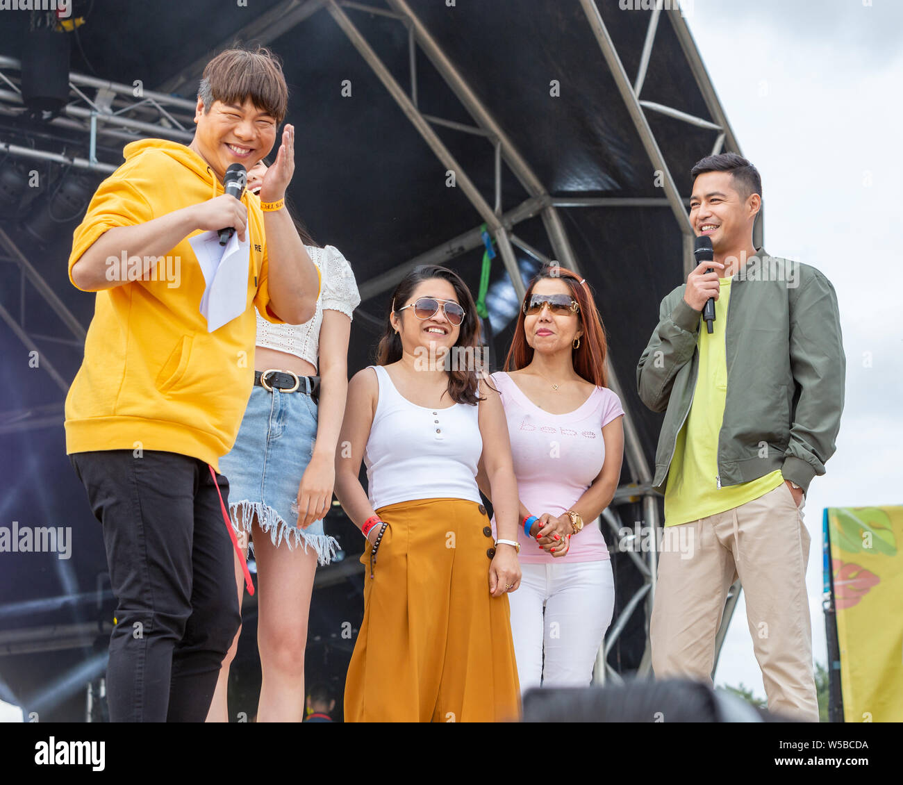 Walton-on-Thames, Sonntag, den 21. Juli 2019. Das Barrio Fiesta London in Großbritannien und Europa die größten Philippinischen Festival, das in seinem 35. Jahr. Stockfoto