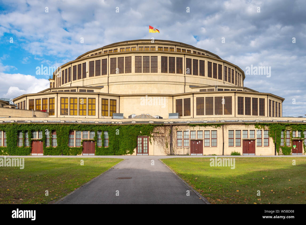 WROCLAW, Polen - 17. Juli 2019: Breslau Jahrhunderthalle (Hala Stulecia, Hala Ludowa) für Ausstellungen, Konzerte und Sportveranstaltungen genutzt. Stockfoto