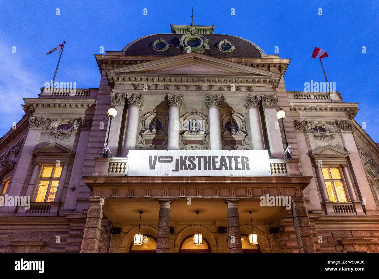 Äußere Detailansicht der Volkstheater, People's Theater in Englisch, Gebäude in Wien wurde 1889 gegründet in der wunderbaren Spittelberg entfernt. Stockfoto