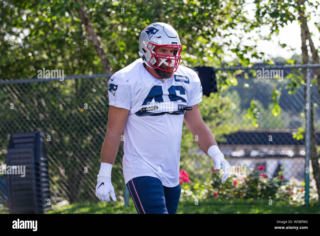 East Rutherford, New Jersey, USA. 21st Dec, 2014. New England Patriots  tight end Rob Gronkowski (87) talks with fullback James Develin (46) during  warm-ups prior to the NFL game between the New