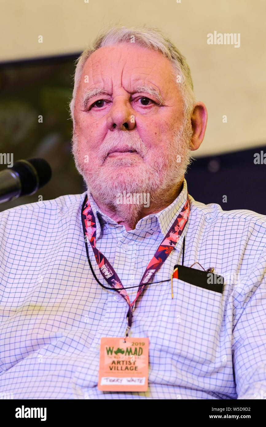 WOMAD-Festival, Charlton Park, Wiltshire, UK. 28. Juli 2019. Terry Waite im WOMAD-Festival (Welt der Musik, Kunst und Tanz) am Sonntag, den 28. Juli 2019 in Charlton Park, Malmesbury. Terry Waite CBE feiert seinen 80. Geburtstag am Ende dieses Monats. Er sprach über die re-release von seinem Buch "Reisen mit einem Primas", das sich auf Reisen die Welt in den 80er Jahren mit dem damaligen Erzbischof von Canterbury. Bild von der Credit: Julie Edwards/Alamy leben Nachrichten Stockfoto