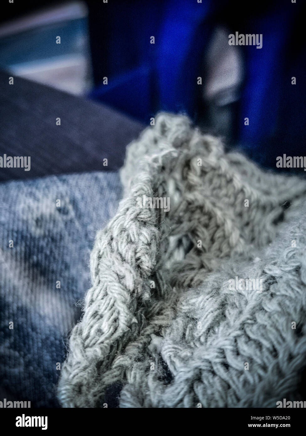 Eine Nahaufnahme von einem Stück weissem Wollstoff Stockfoto