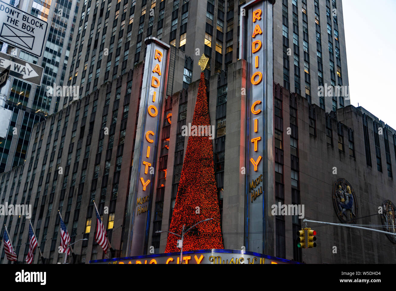 NEW YORK, NEW YORK - November 2018: Radio City Music Hall in New York während der Feiertage. Stockfoto