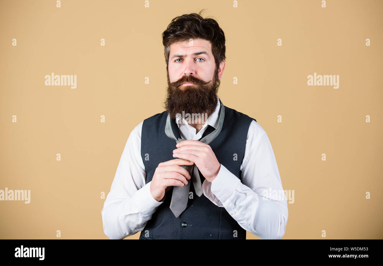 Den Knoten Binden Stockfotos Und Bilder Kaufen Alamy