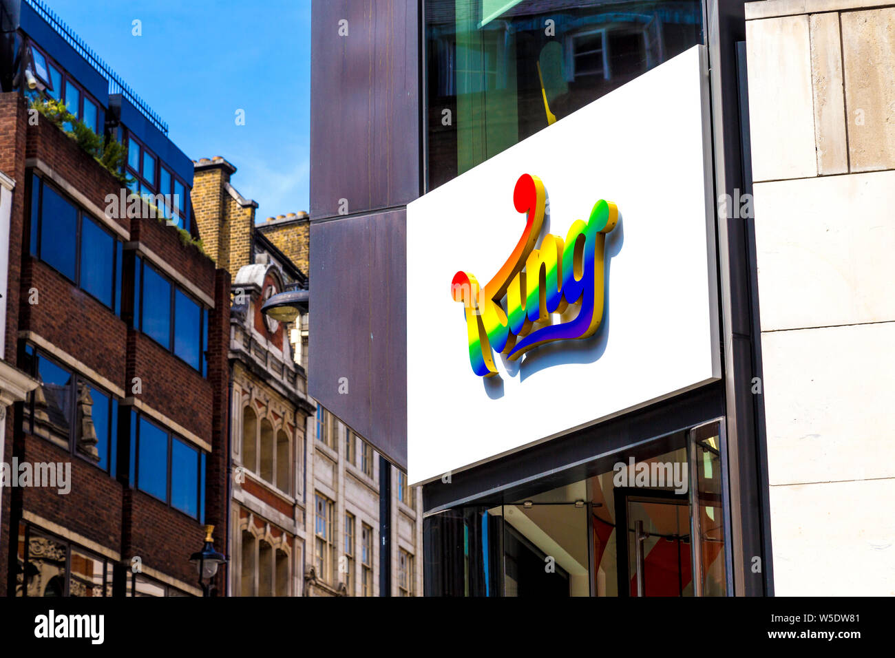 Vor dem Büro von König video game Entwickler Firma in Soho, London, UK Stockfoto