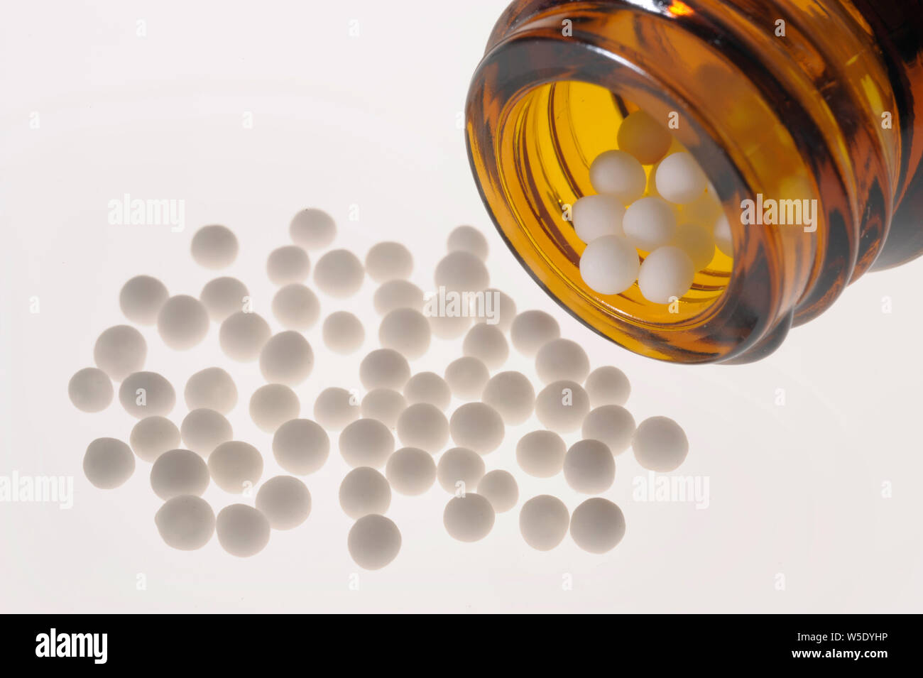 Alternative Medizin und homöopathische pflanzliche Pillen Stockfoto