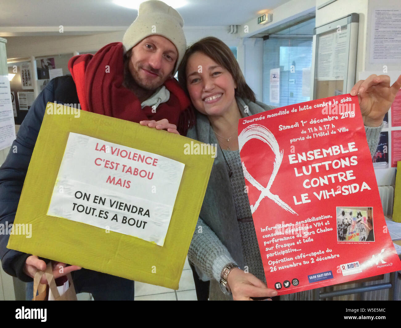 Paris, FRANKREICH, Französisch N.G.O. People AIDES HIV AIDS Organisation , Aktivisten, Maison des Femmes, 1. Dezember Demonstration, unterstützt Aktivismus, Contre le sida Stockfoto