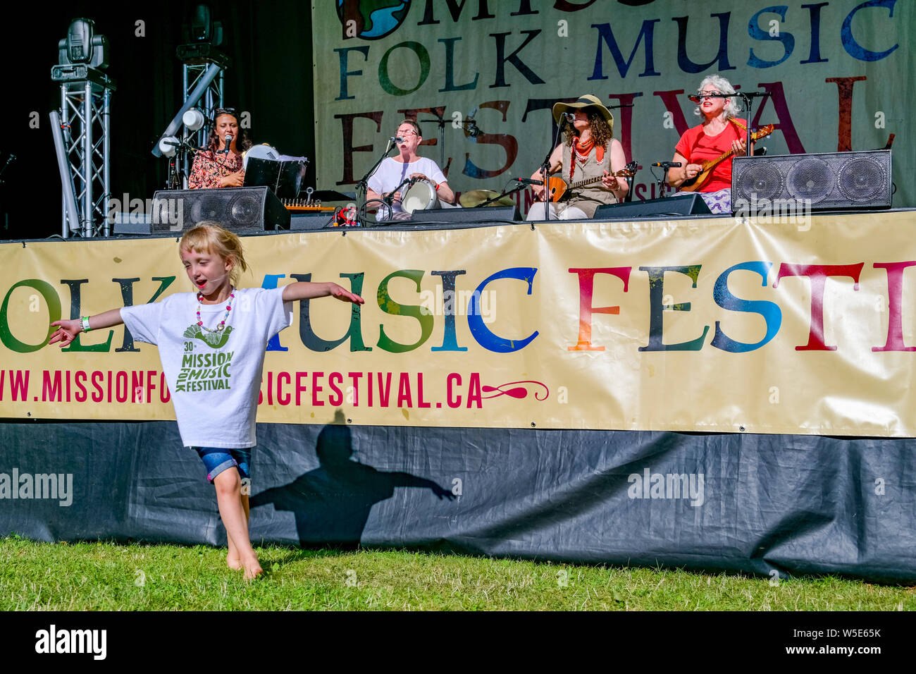 Tanzen, Mission Folk Music Festival. Mission, Britisch-Kolumbien, Kanada Stockfoto