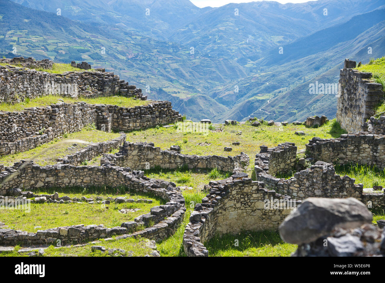 Festung Kuelap, Chachapoyas, 6.-16. Jahrhundert, selten besucht, abseits der ausgetretenen Pfade, 3000 m hoch, befestigte Stadt, Cloud Warriors, Norden von Peru, Südamerika Stockfoto