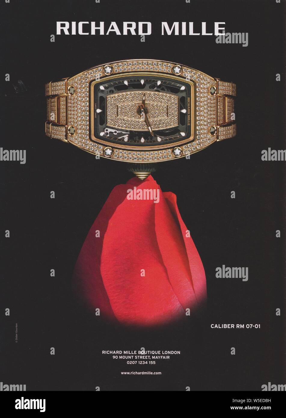 Plakatwerbung Richard Mille Schweizer Luxusuhrmachermarke im Magazin von 2019 Jahren, Werbung kreativ Richard Mille 2010er Jahre Werbespot Stockfoto