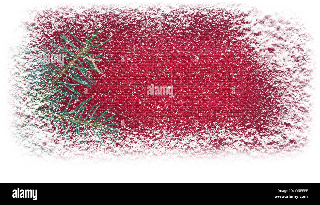 Fir Tree Branch mit Schneefall in der Ecke des Roten Leinwand horizontaler Banner, Hintergrund. Christmas gift card. Stockfoto