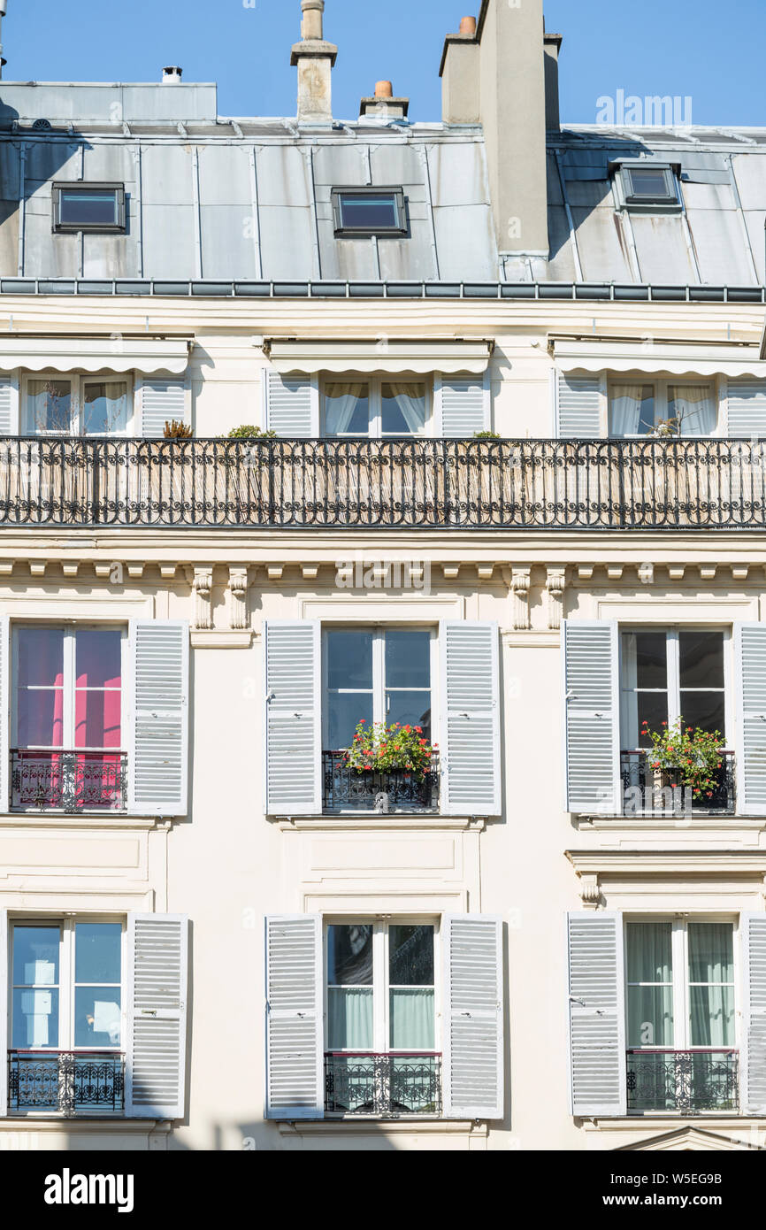 Haussmann Gebäude close-up, Paris Stockfoto