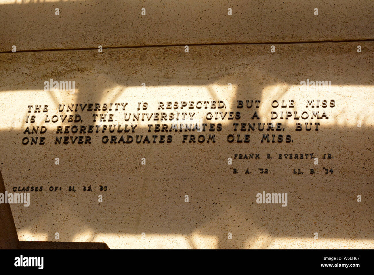 Ein Vers aus einem Gedicht von Frank E. in Everett, Jr, ein Alumni, war an einer Wand in der Studentenschaft an der Universität von Mississippi, Oxford, MS Stockfoto