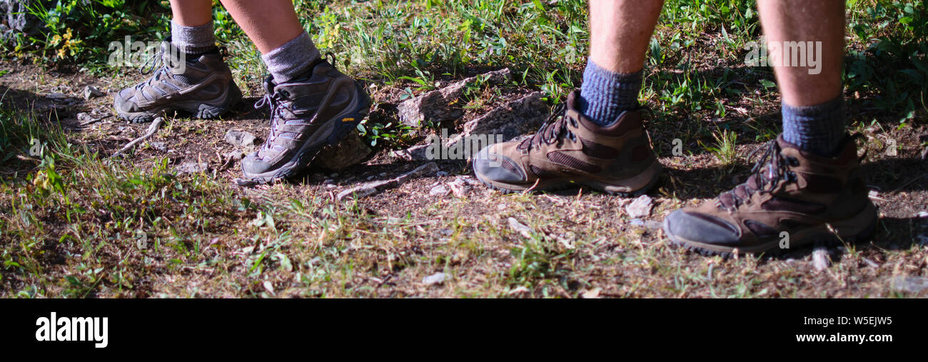 Wanderschuhe der Wanderer auf einem Trail Stockfoto