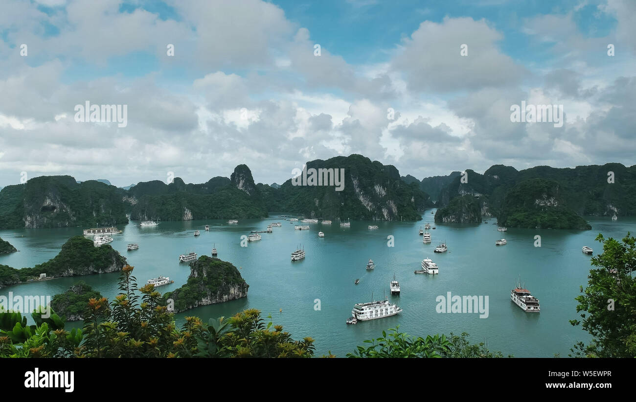 Die Aussicht von Ti Top Suche in Halong Bay, Vietnam Stockfoto