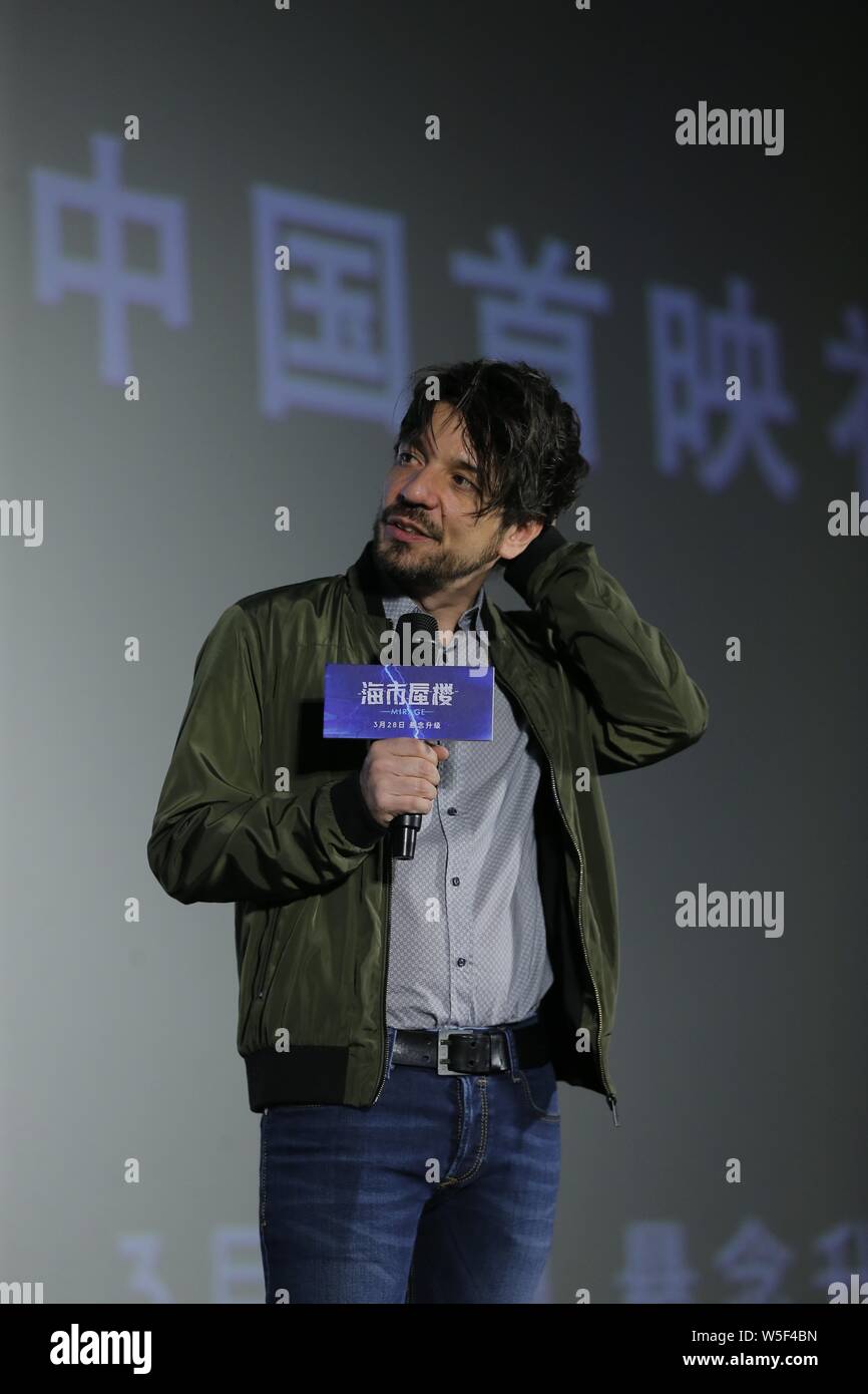 Spanische Drehbuchautor und Regisseur Oriol Paulo besucht die Premiere für neuen Film 'Mirage' in Peking, China, 24. März 2019. Stockfoto