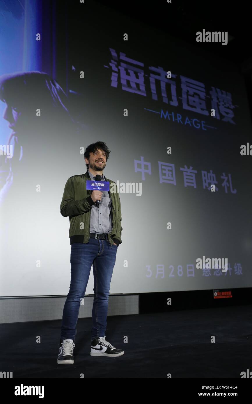 Spanische Drehbuchautor und Regisseur Oriol Paulo besucht die Premiere für neuen Film 'Mirage' in Peking, China, 24. März 2019. Stockfoto