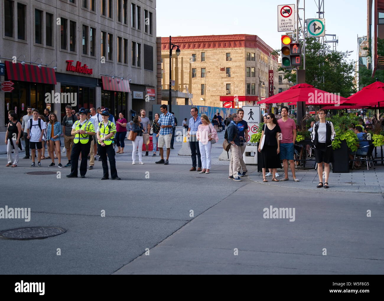 Montreal, Quebec, Kanada. Apr 2019. Events, Comedy, Künstler, und Spaß und Speisen, auf den nur Für lacht Festival. Illustrative Editorial. Stockfoto