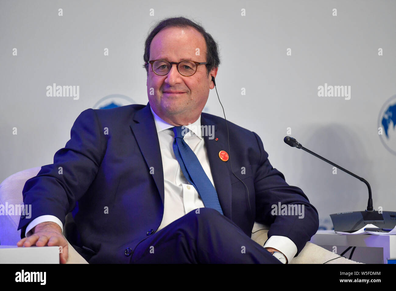 Francois Hollande, der ehemalige Präsident der Französischen Republik, besucht die 70 und 40 Jahre im Rückblick: China in der Sitzung eine neue Ära' während des Boao Fo Stockfoto