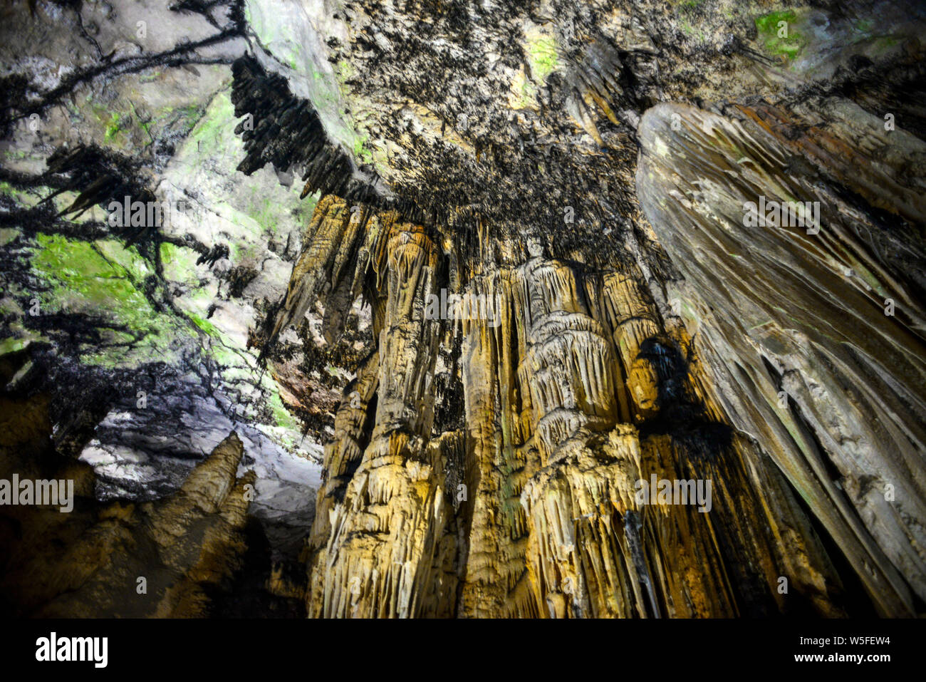 Höhlen von Artà (Coves d'Artà) in der Gemeinde Capdepera im Nordosten der Insel Mallorca, Spanien Stockfoto