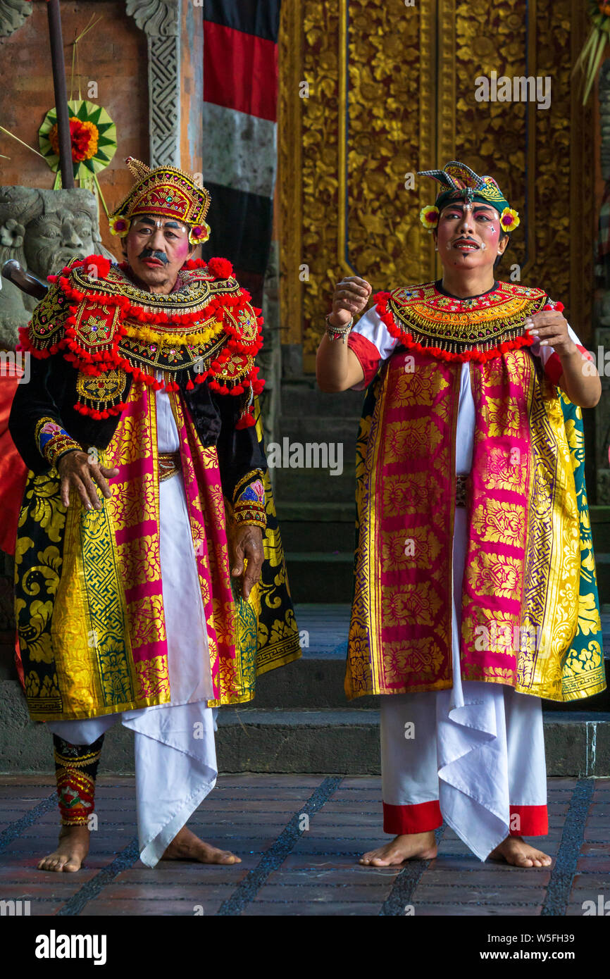 Barongan ist ein traditioneller Tanz in der Mythologie von Bali. Er ist der König der Geister, der Führer der Gastgeber des Guten, und Feind des Rangda Stockfoto